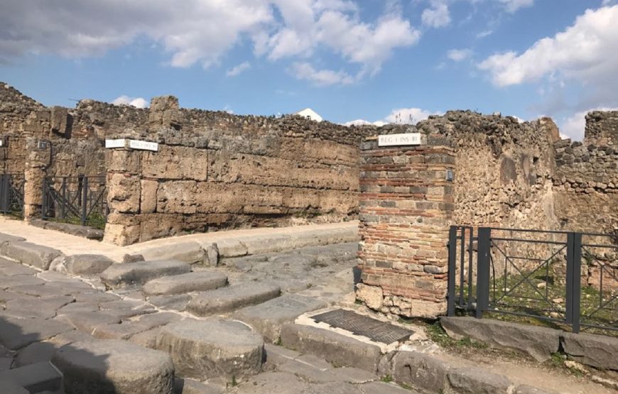 Naples and Pompeii tour